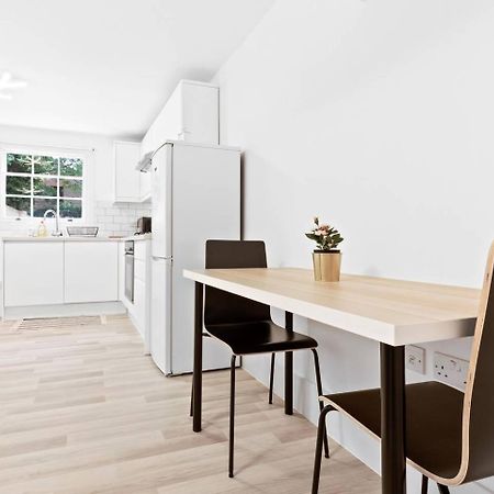 Airy Spacious 1 Bedroom Aprtment With Garden In Brixton Лондон Екстер'єр фото